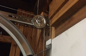 Garage door pulley darien